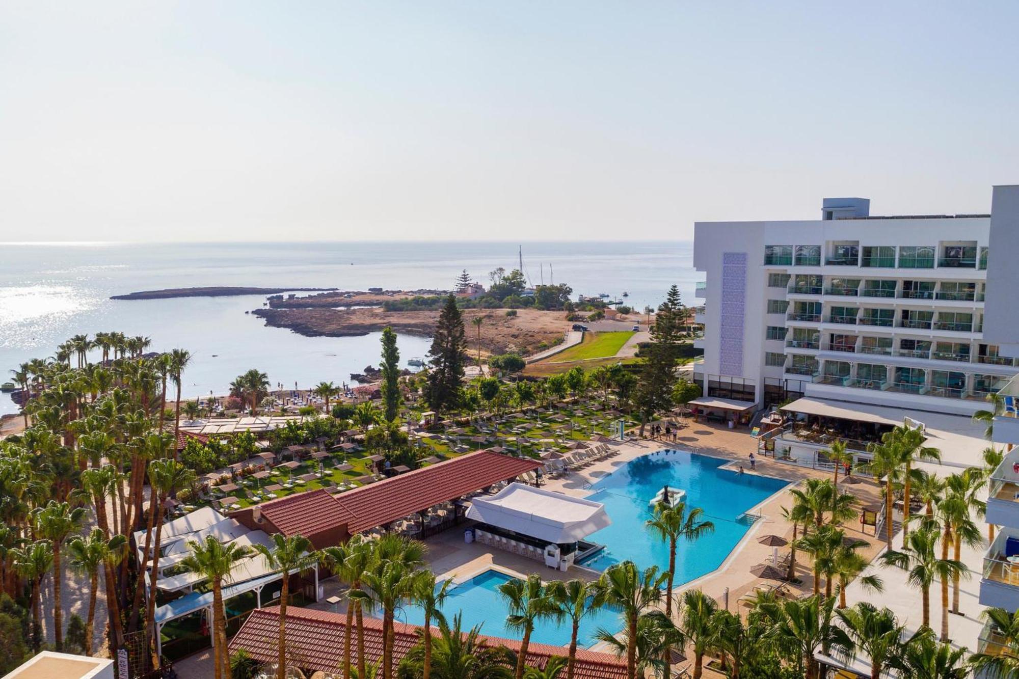 Cavo Maris Beach Hotel โปรทาราส ภายนอก รูปภาพ