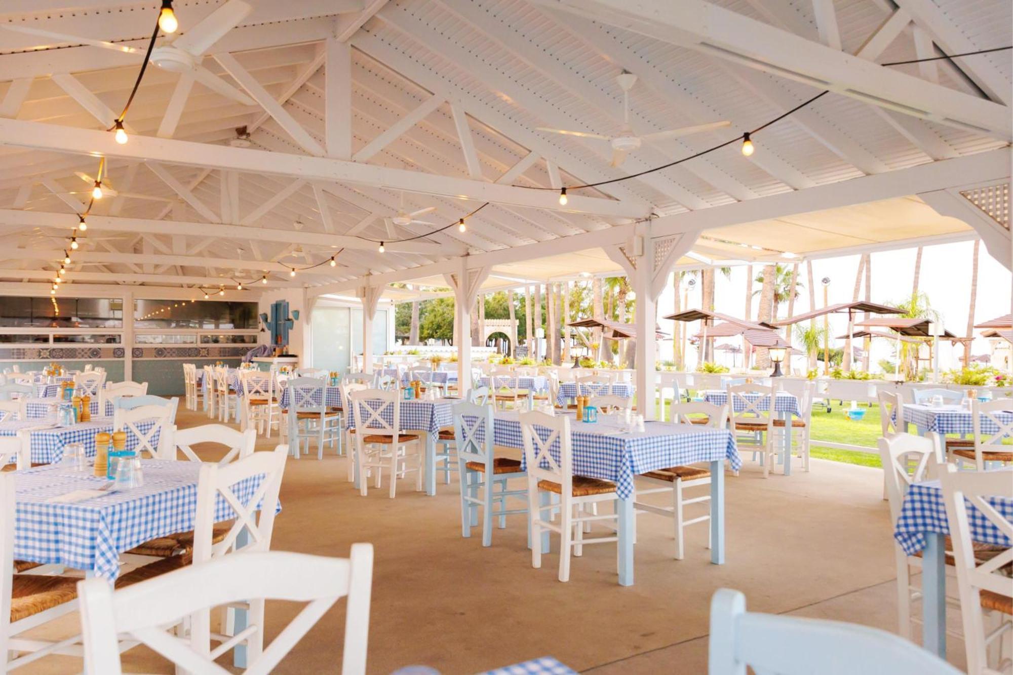 Cavo Maris Beach Hotel โปรทาราส ภายนอก รูปภาพ