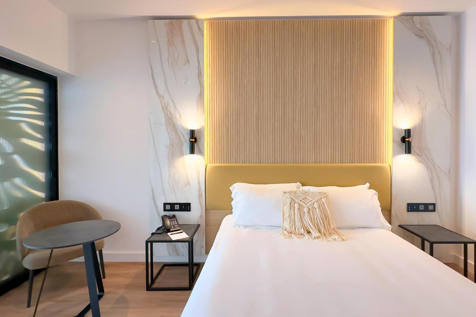 Cavo Maris Beach Hotel โปรทาราส ภายนอก รูปภาพ